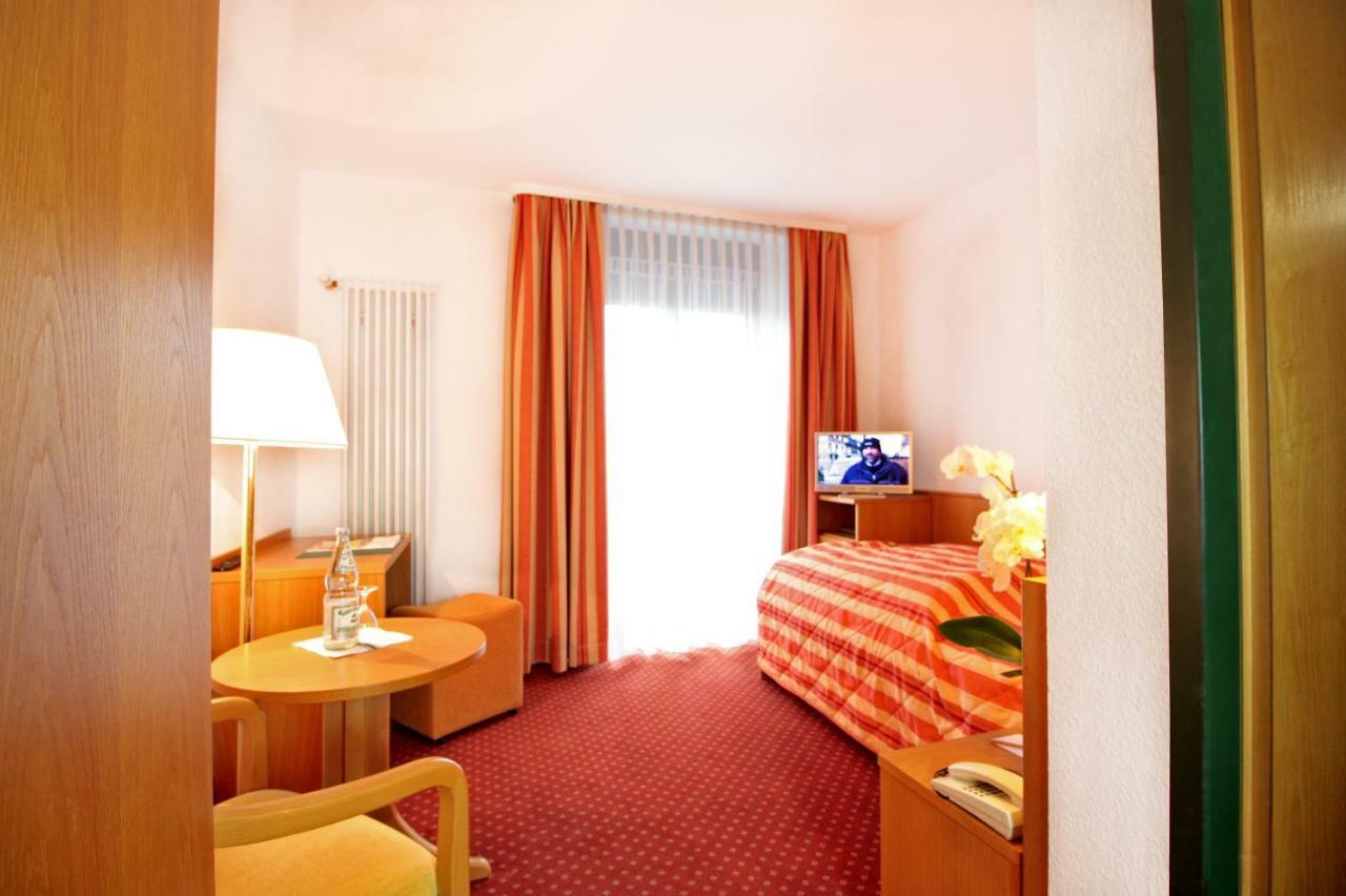 Hotel Schiff Am See Constance Extérieur photo
